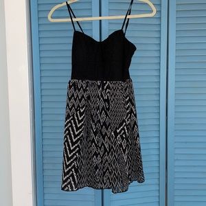 Women’s Black and White dress